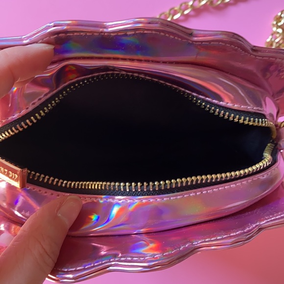 Skinny dip Pink Holographic Shell Crossbody Bag - Picture 5 of 5
